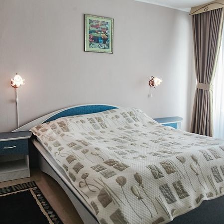 Sary Arka Hotel Pavlodar Kültér fotó