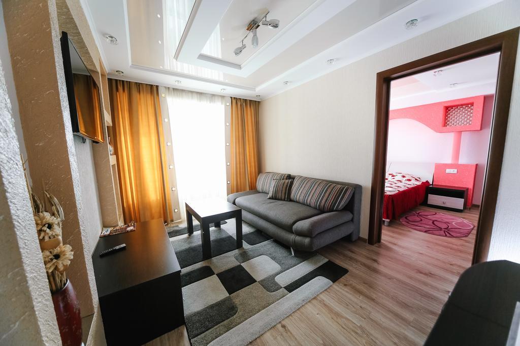 Sary Arka Hotel Pavlodar Kültér fotó