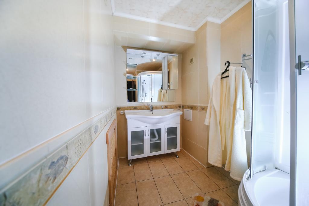 Sary Arka Hotel Pavlodar Kültér fotó