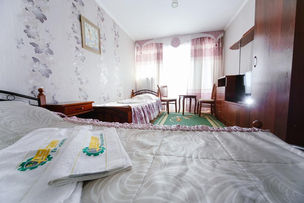 Sary Arka Hotel Pavlodar Kültér fotó