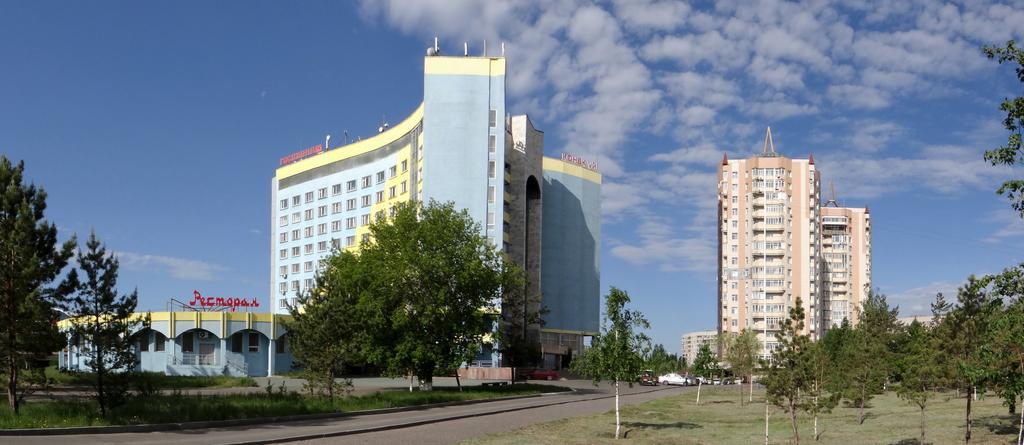 Sary Arka Hotel Pavlodar Kültér fotó