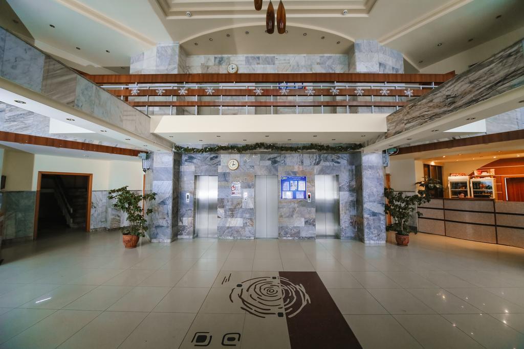 Sary Arka Hotel Pavlodar Kültér fotó
