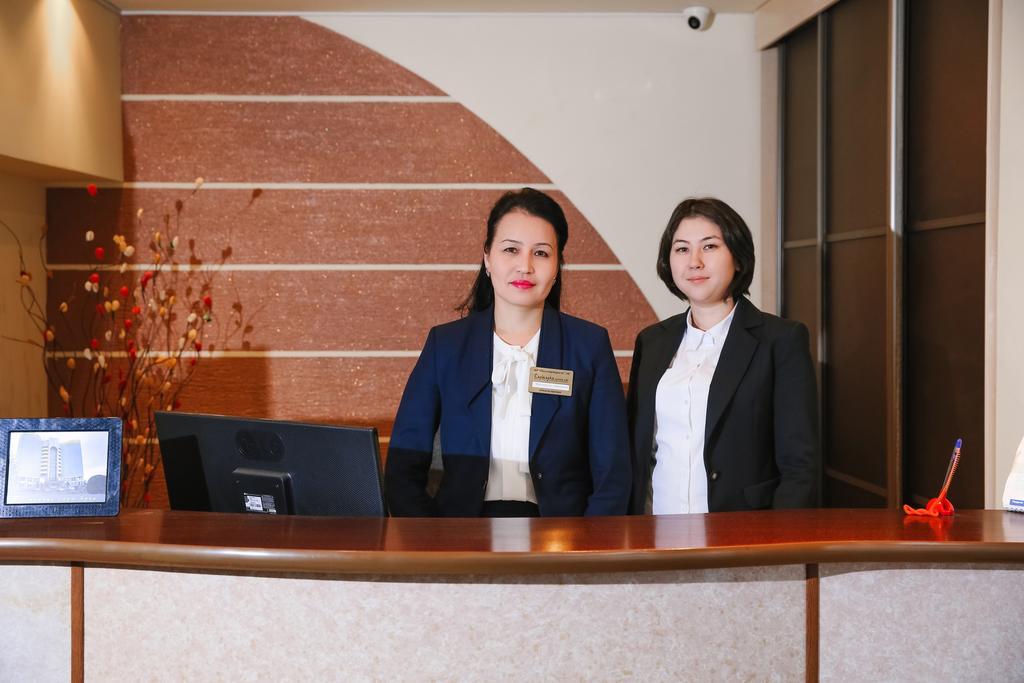 Sary Arka Hotel Pavlodar Kültér fotó
